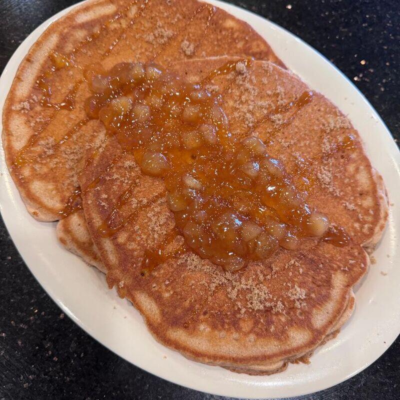 Apple Cinnamon Pancakes 